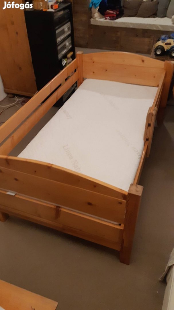 Gyermek ágy, ágyneműtartóval, matraccal