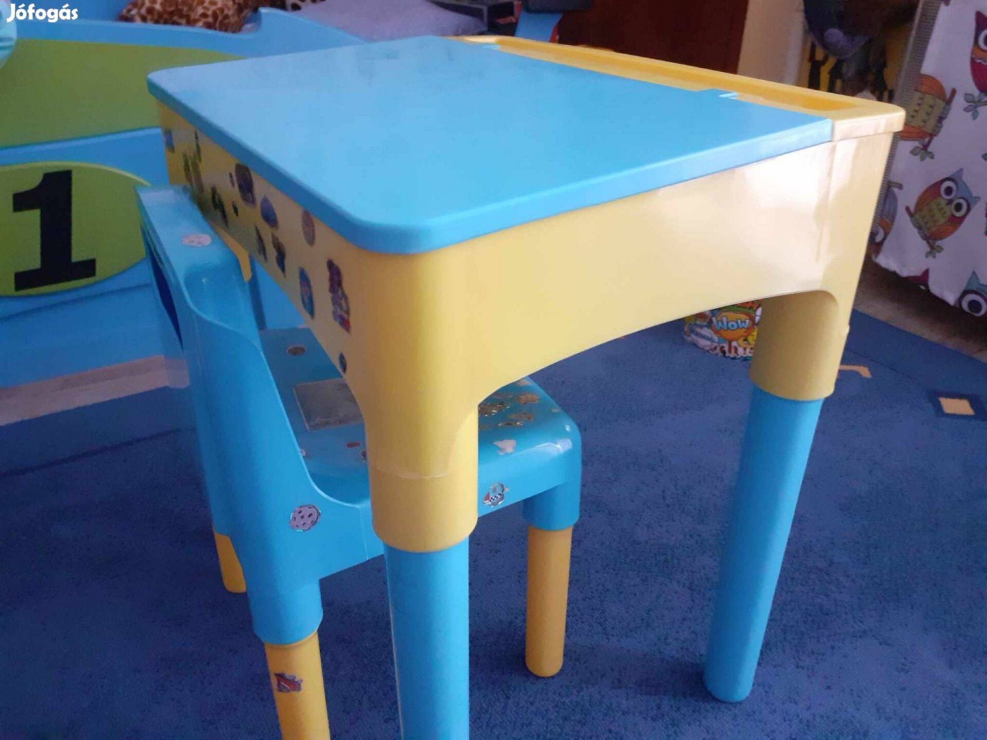 Gyermek asztal + szék eladó!
