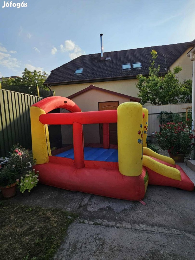 Gyermek ugrálóvár