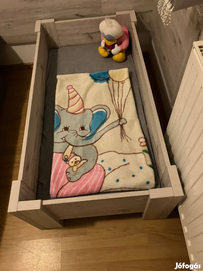Gyermekágyi új matraccal eladó