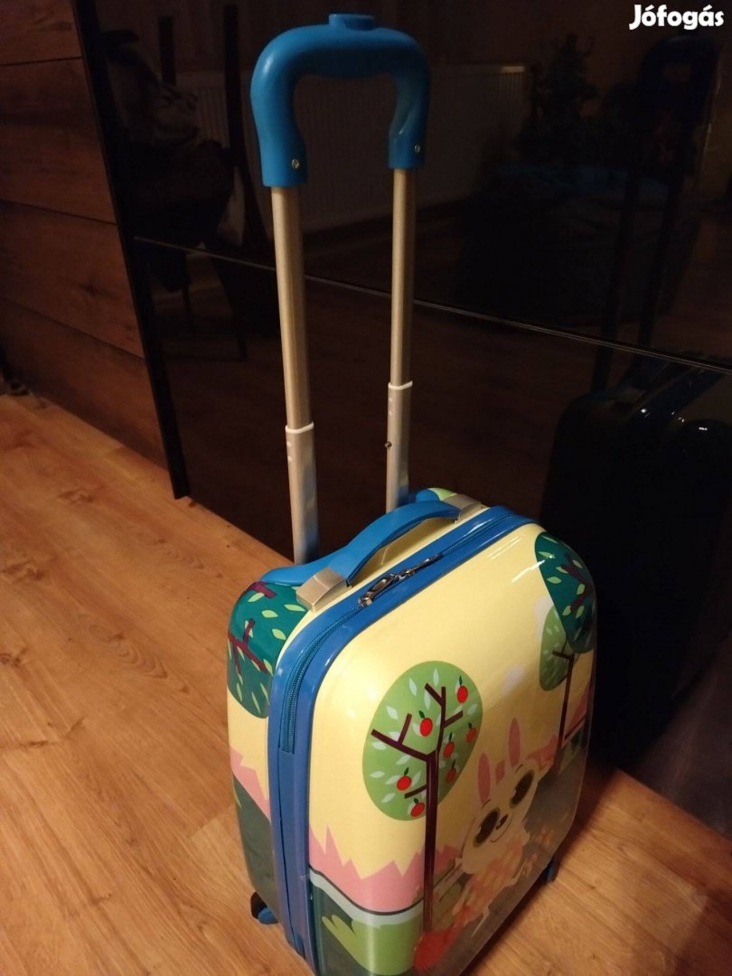 Gyermekbőrönd, nyuszis bőrönd, utazótáska, bőrönd,