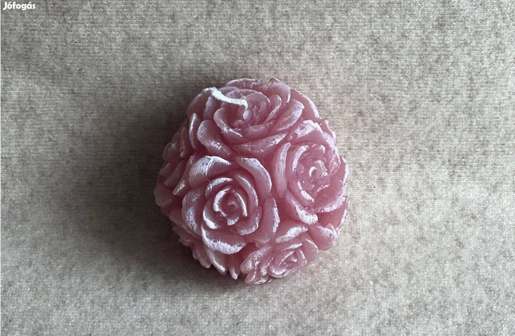 Gyertya rózsás gömb alakú