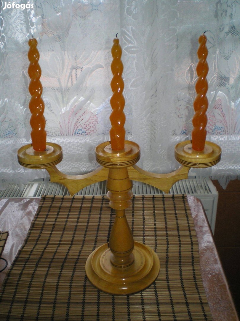Gyertyatartó fából készült 3 ágú gyertyákkal együtt szép