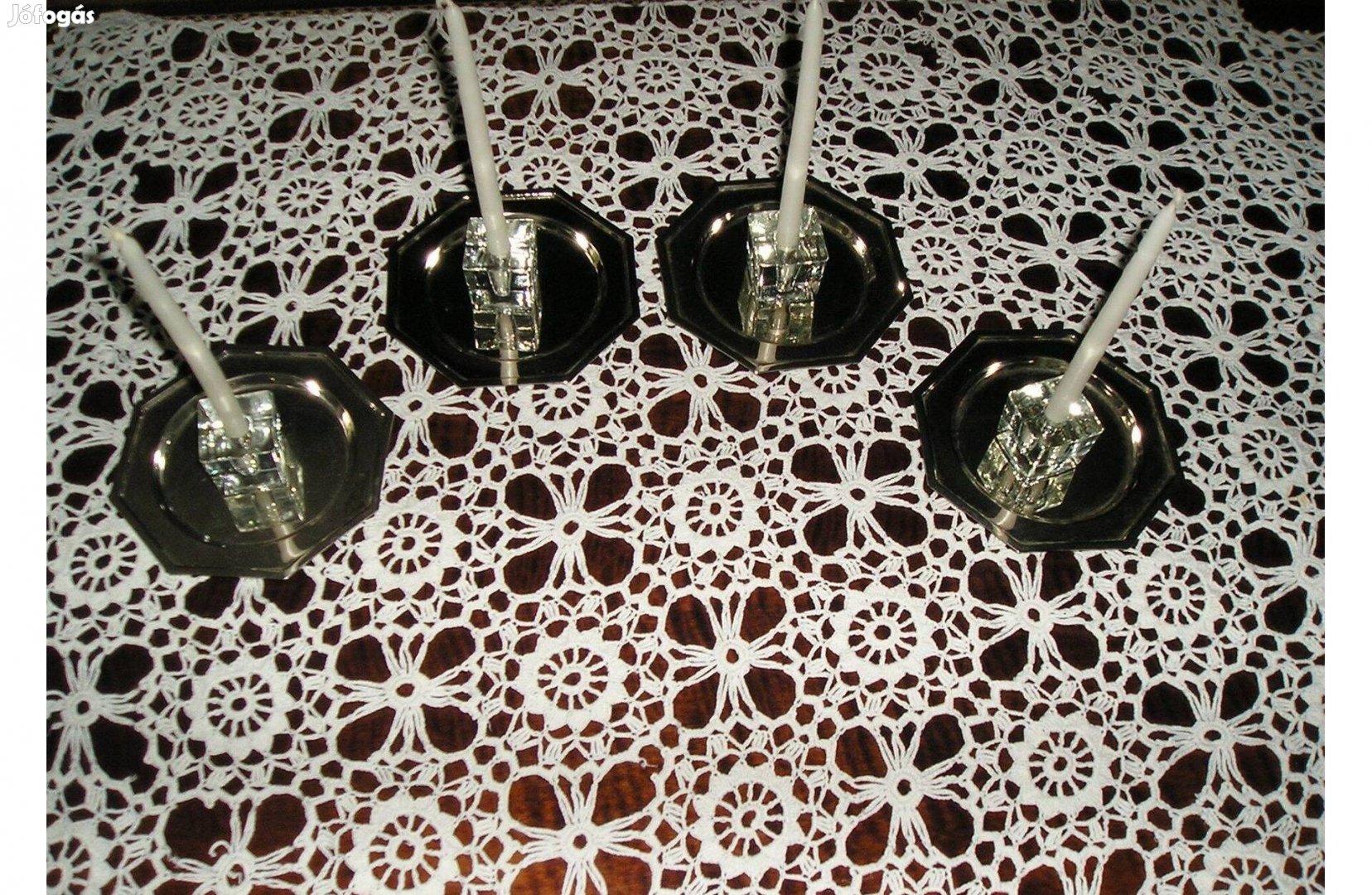 Gyertyatartókészlet ezüstözött gyertyatálakkal - 4 darab együtt