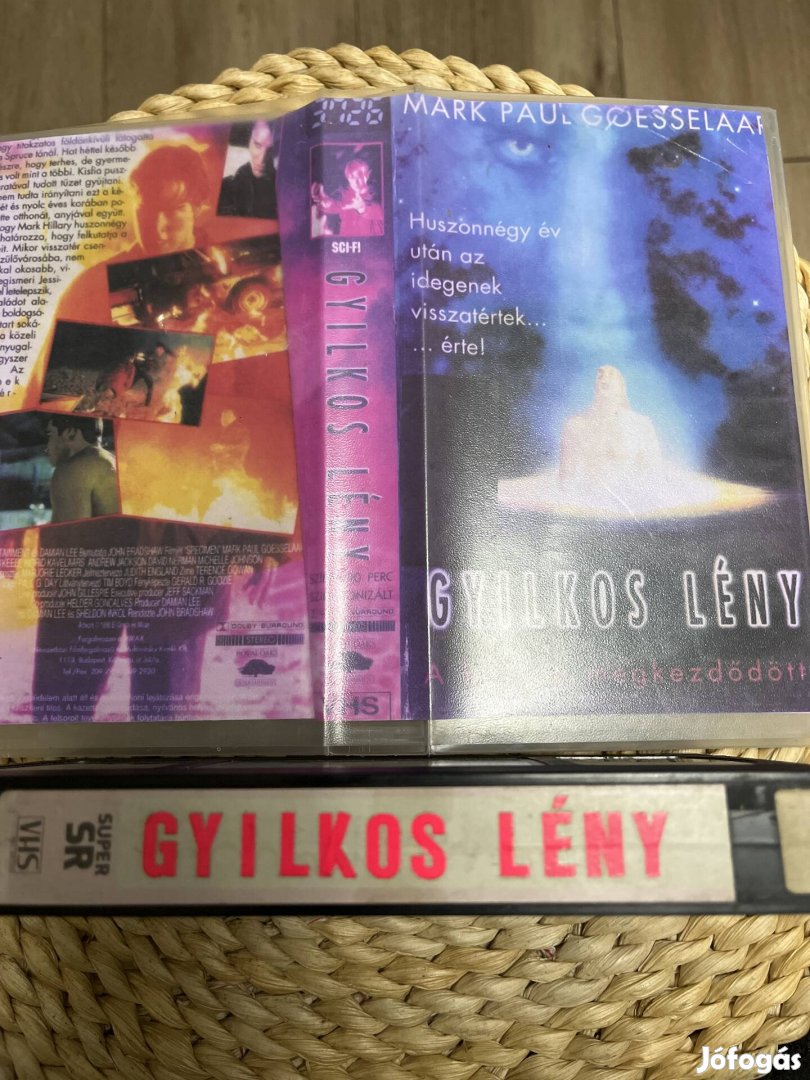 Gyilkos lény vhs m