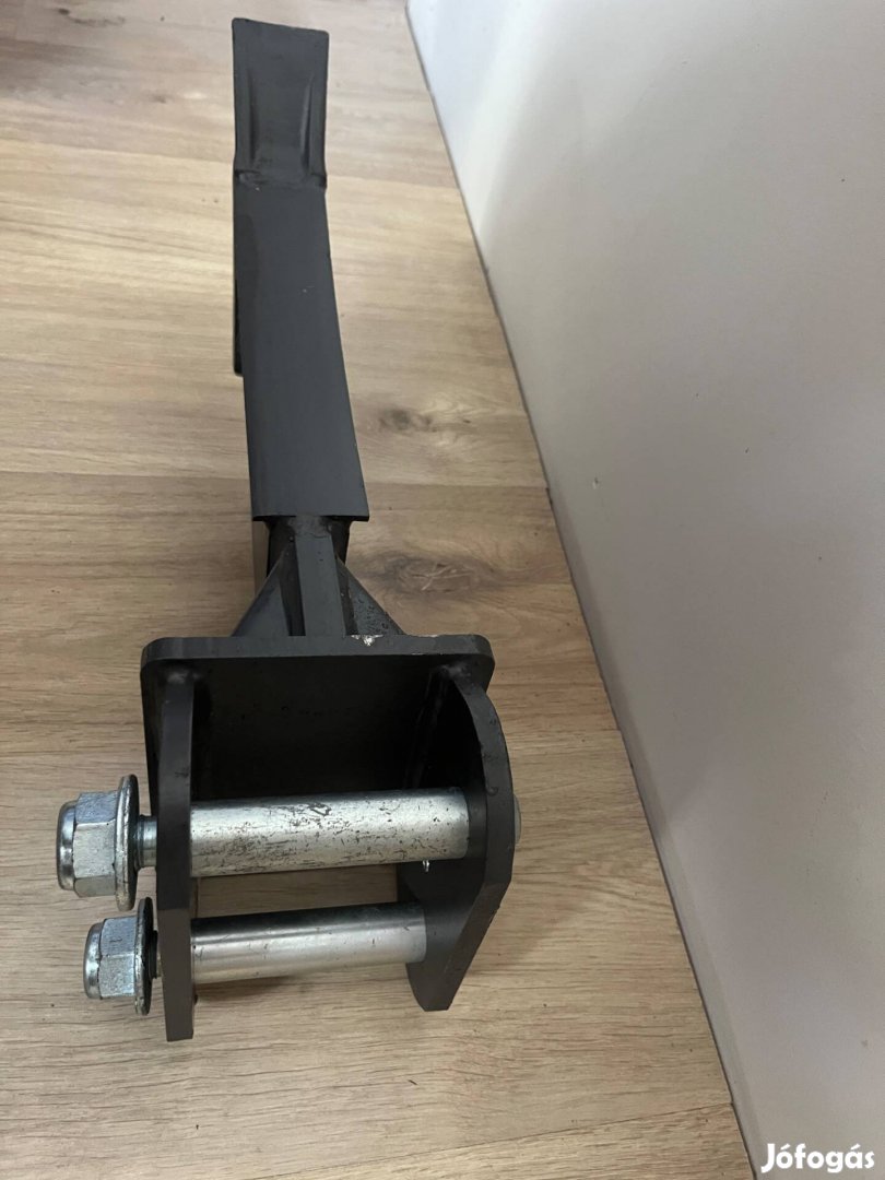 Gyökértépő minikotróhoz