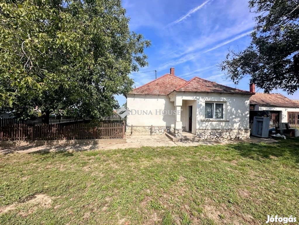 Gyömörei eladó 106 nm-es ház