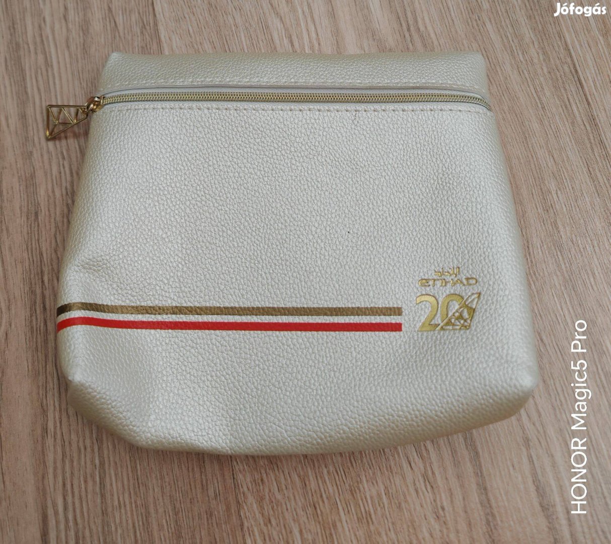 Gyöngyházas női neszesszer