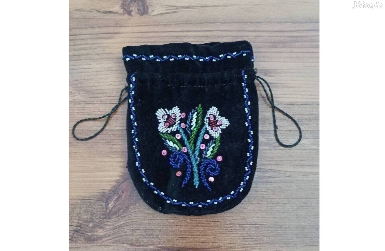 Gyöngyös táska, szütyő, jelmez kiegészítő