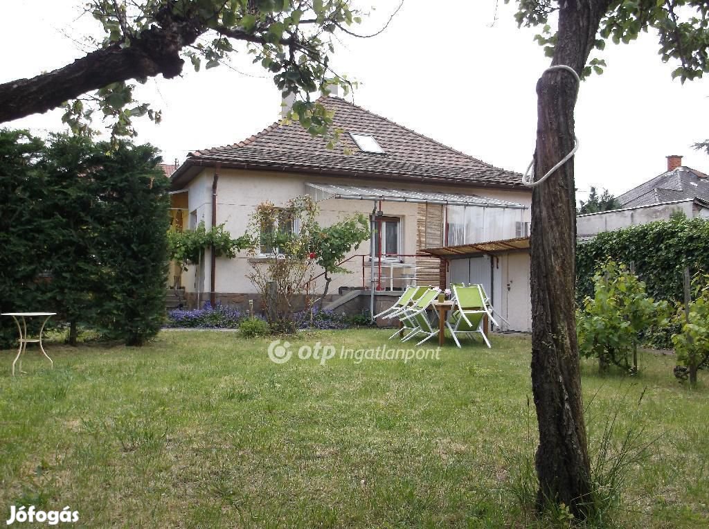 Gyöngyösi 100 nm-es ház eladó