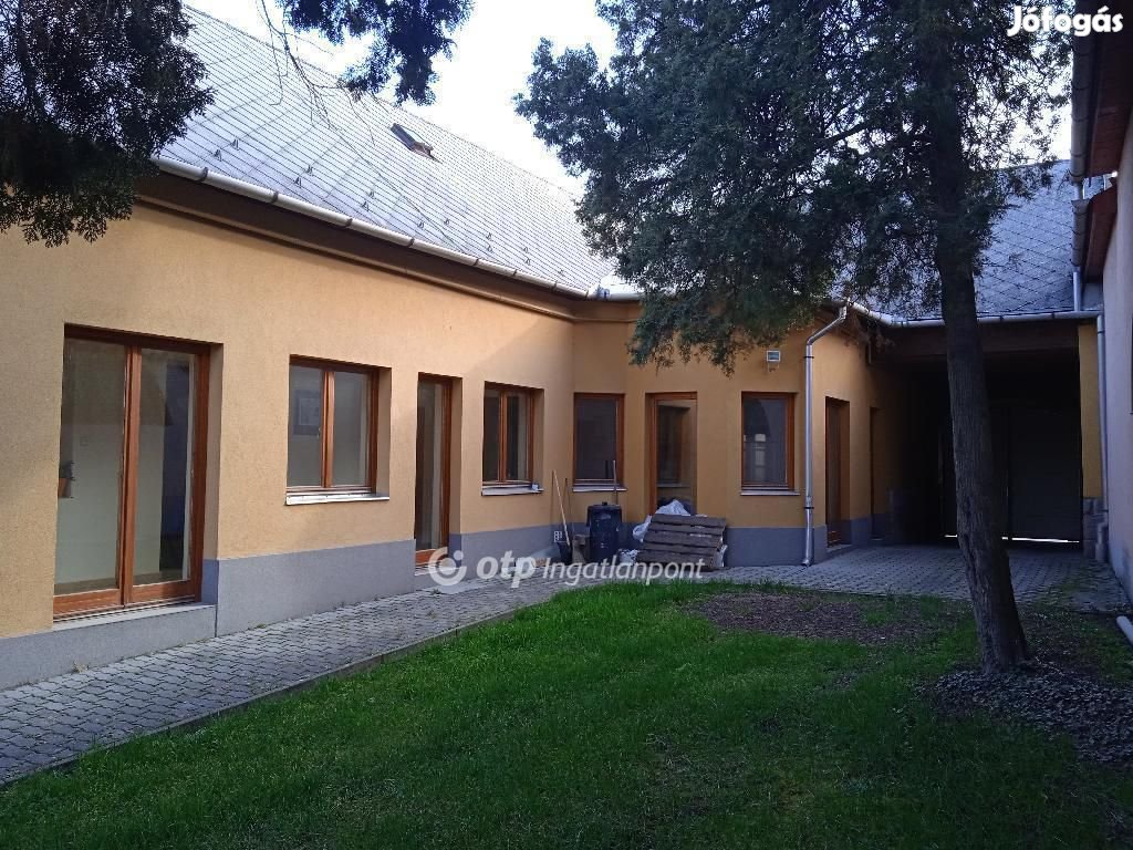 Gyöngyösi 482 nm-es ház eladó