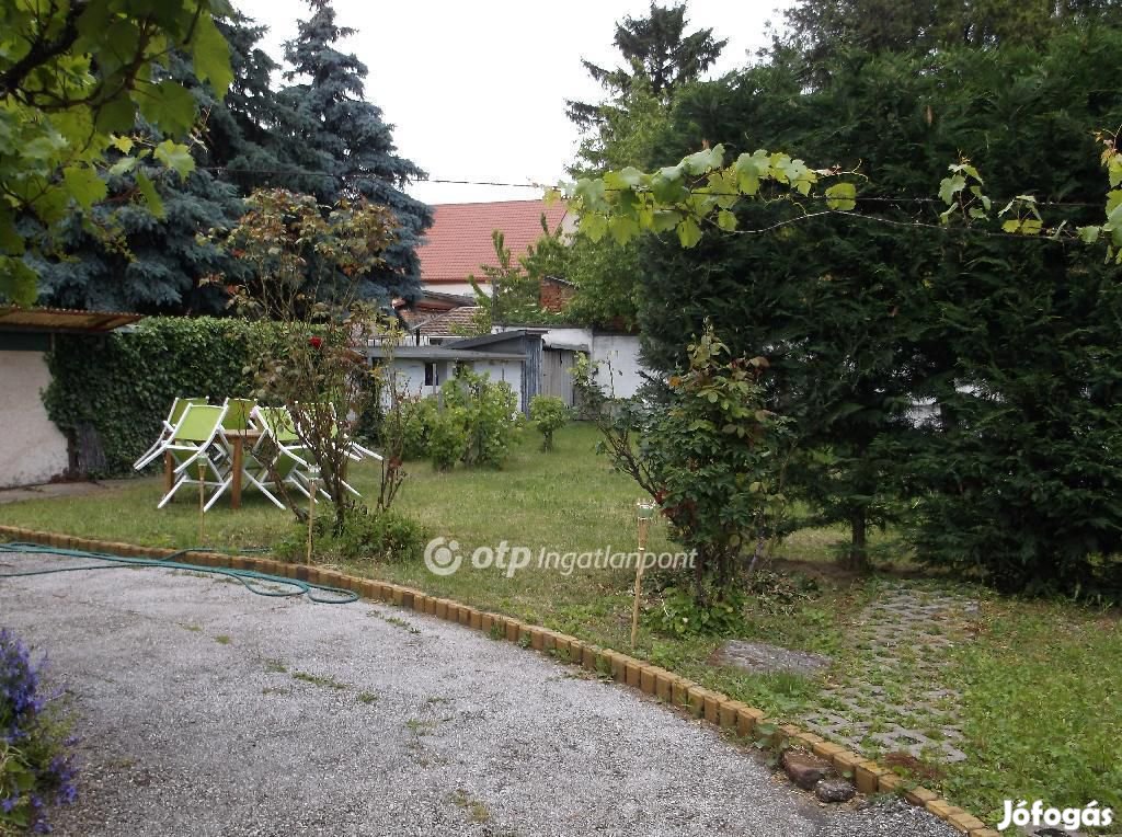 Gyöngyösi eladó 100 nm-es ház