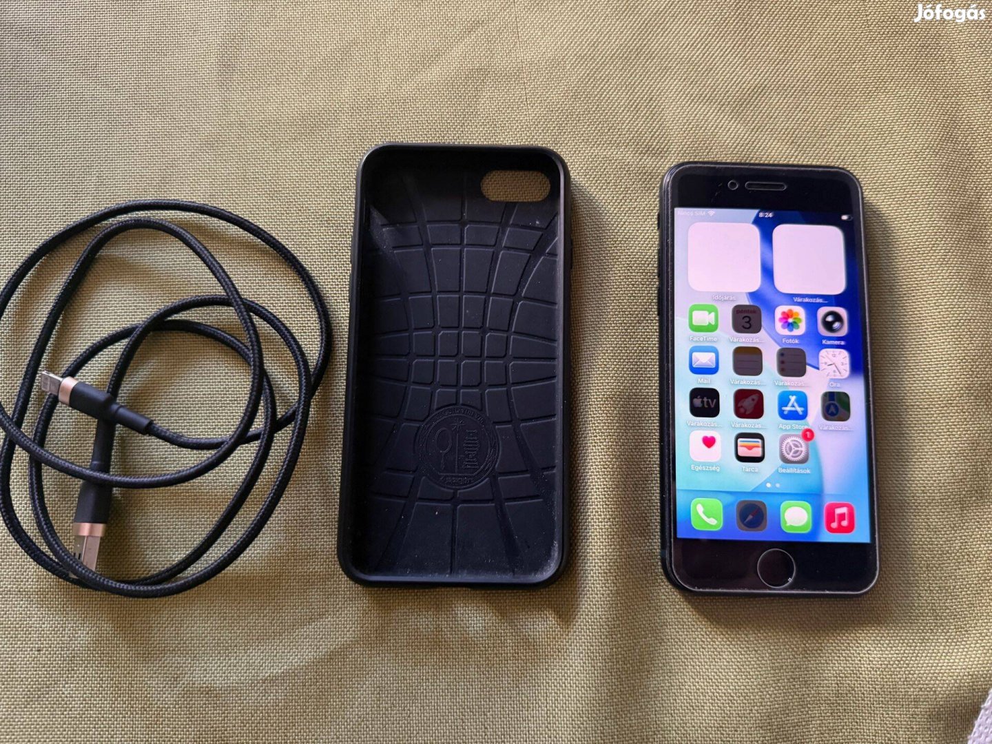 Gyönyörű Iphone SE3 2022, fekete, 128GB, 86 akku, Gyári