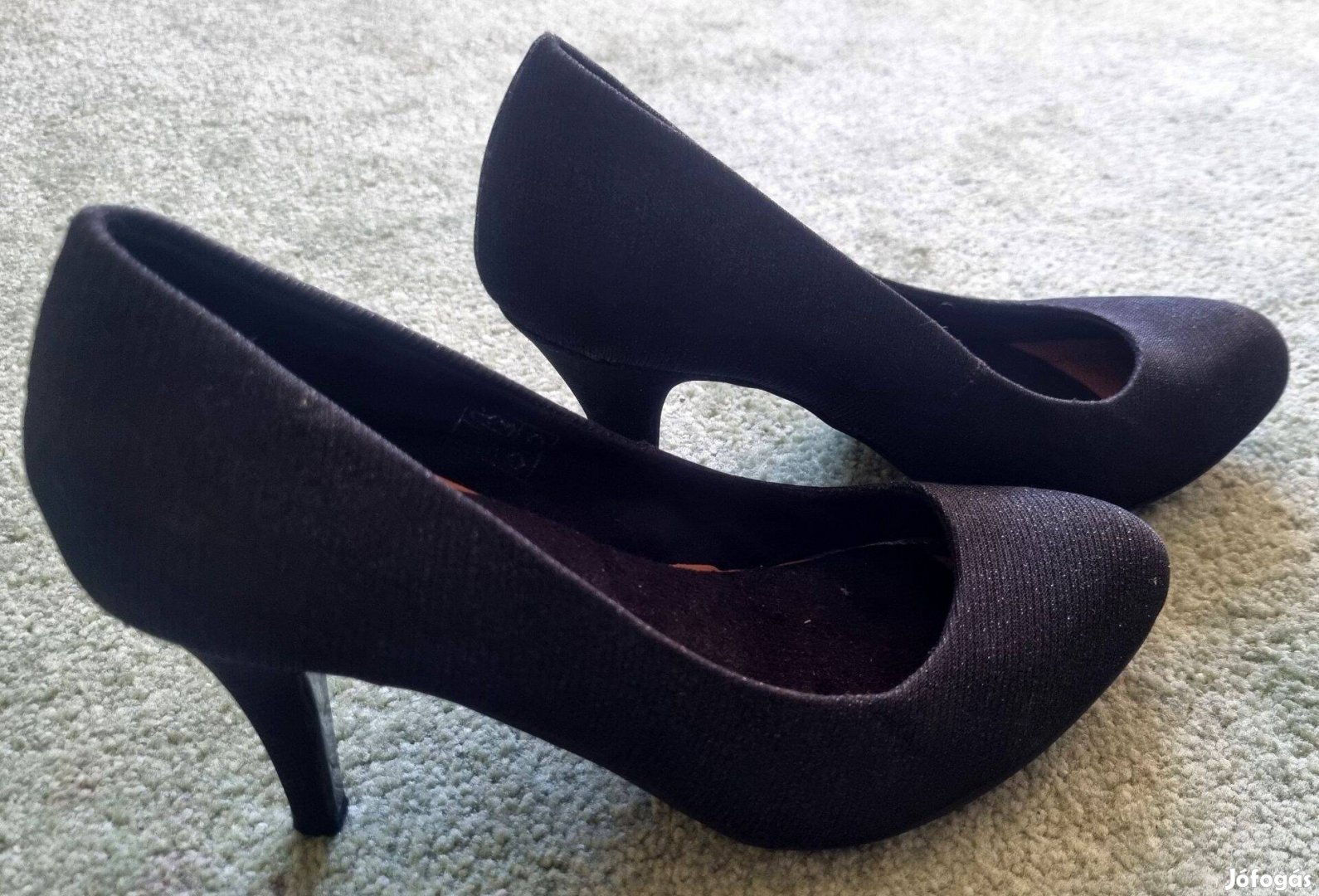 Gyönyörű Minozzi Milano cipő 38as méretben, keveset