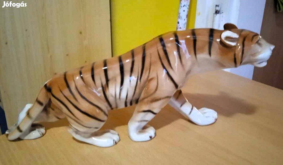 Gyönyörű Royal Dux nagyméretű porcelán tigris szobor 36 cm