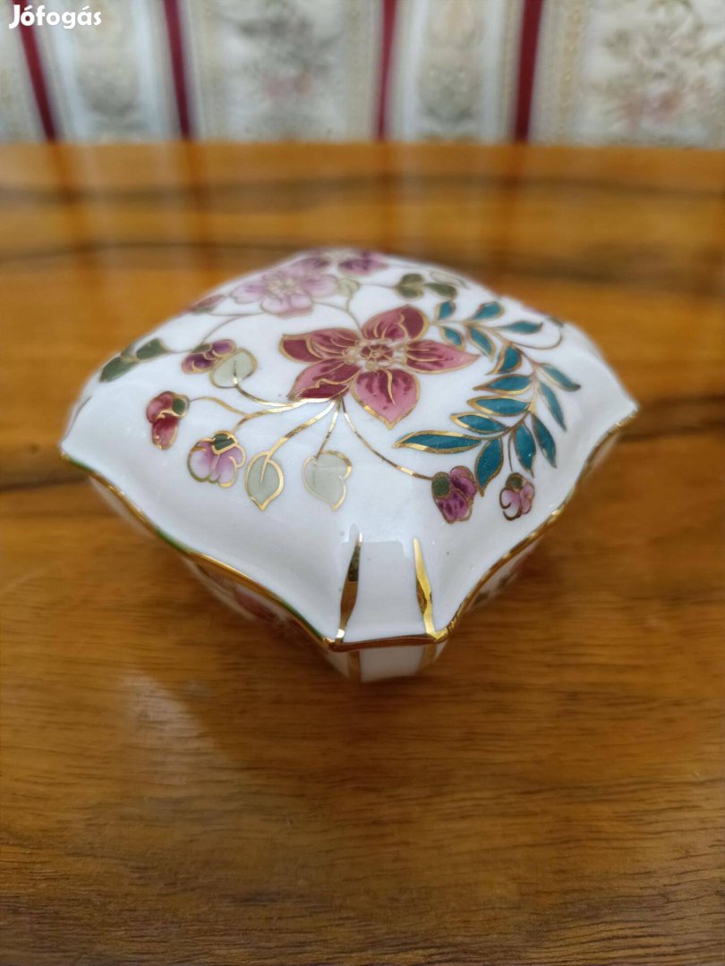 Gyönyörű Zsolnay porcelán bonbonier hibátlan állapotban