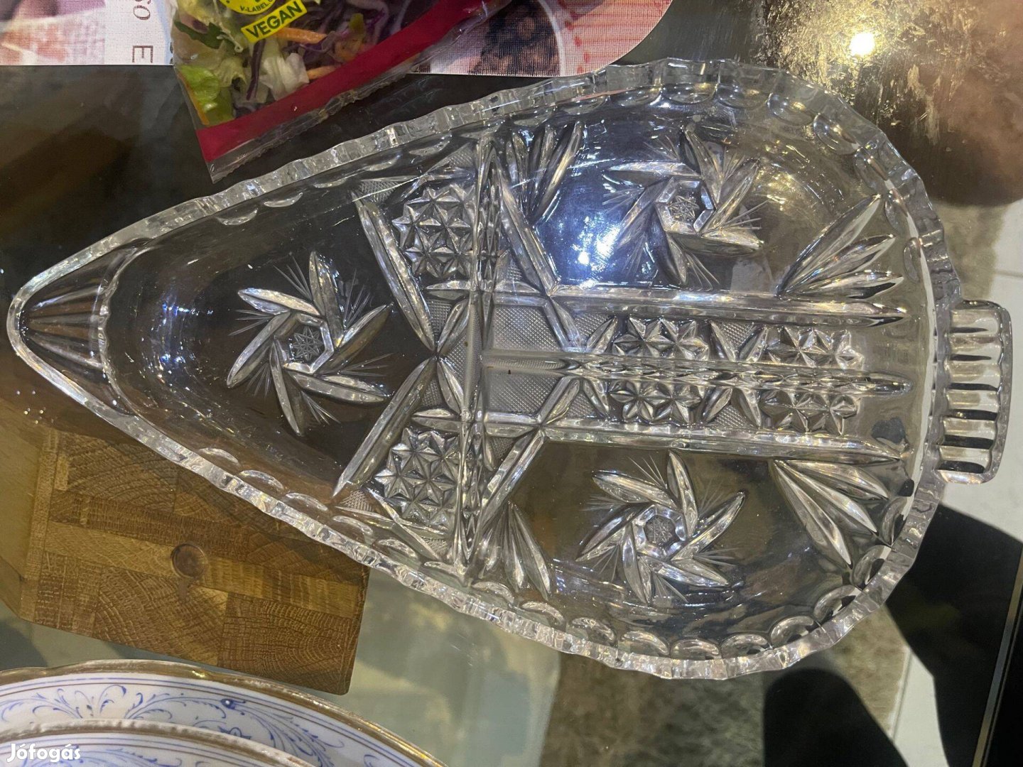 Gyönyörű, csiszolt kristály