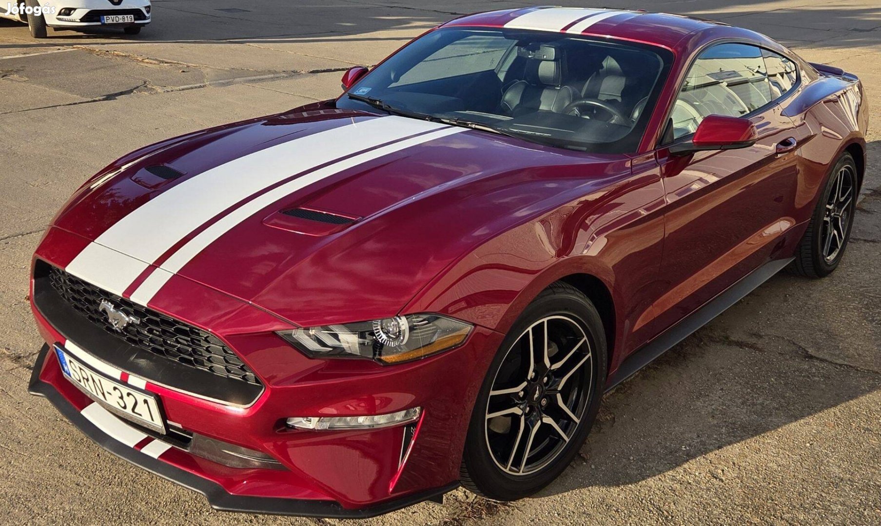 Gyönyörű, újszerű Mustang Ecoboost 32.800 km-rel tulajdonost