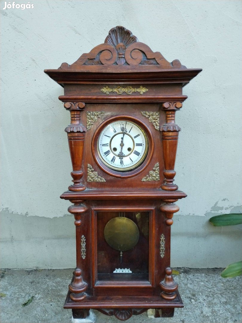 Gyönyörű antik óra