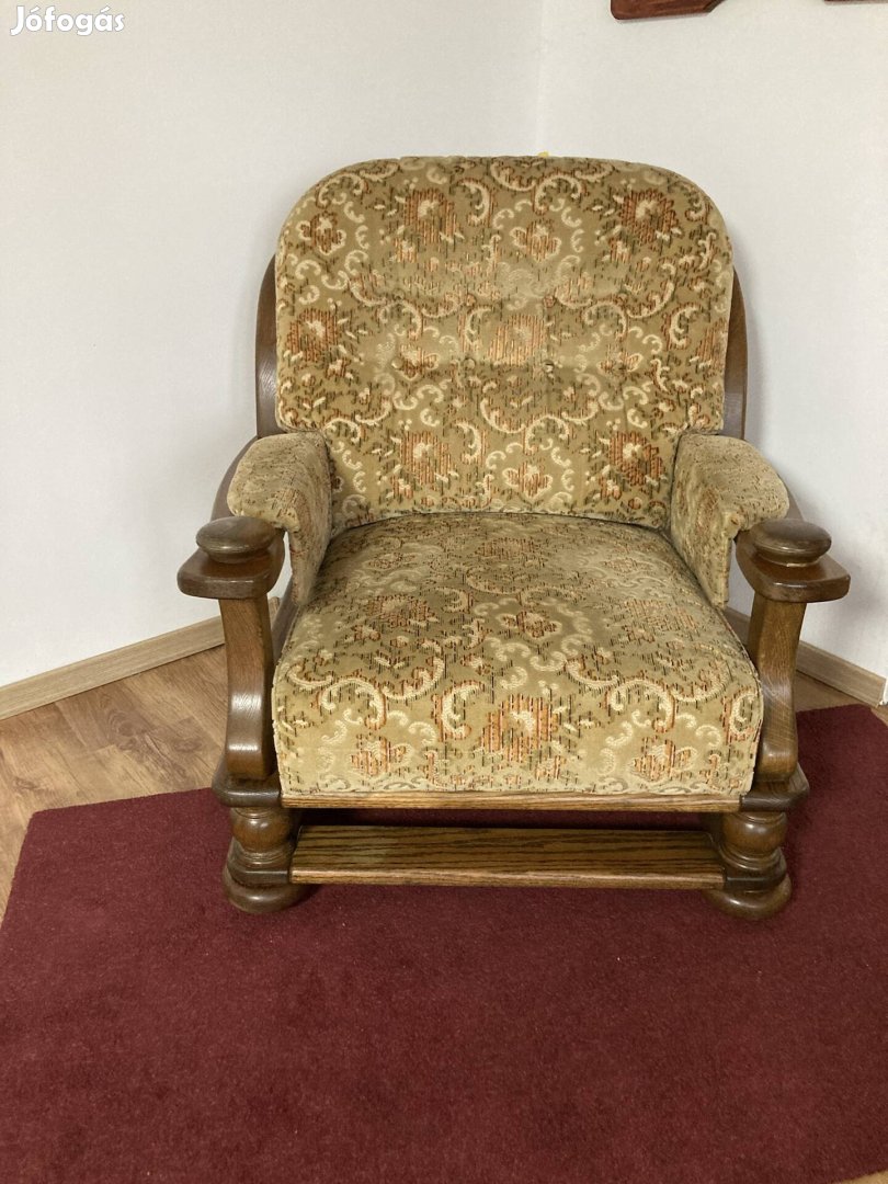 Gyönyörű antik tölgyfa karos szék fotel