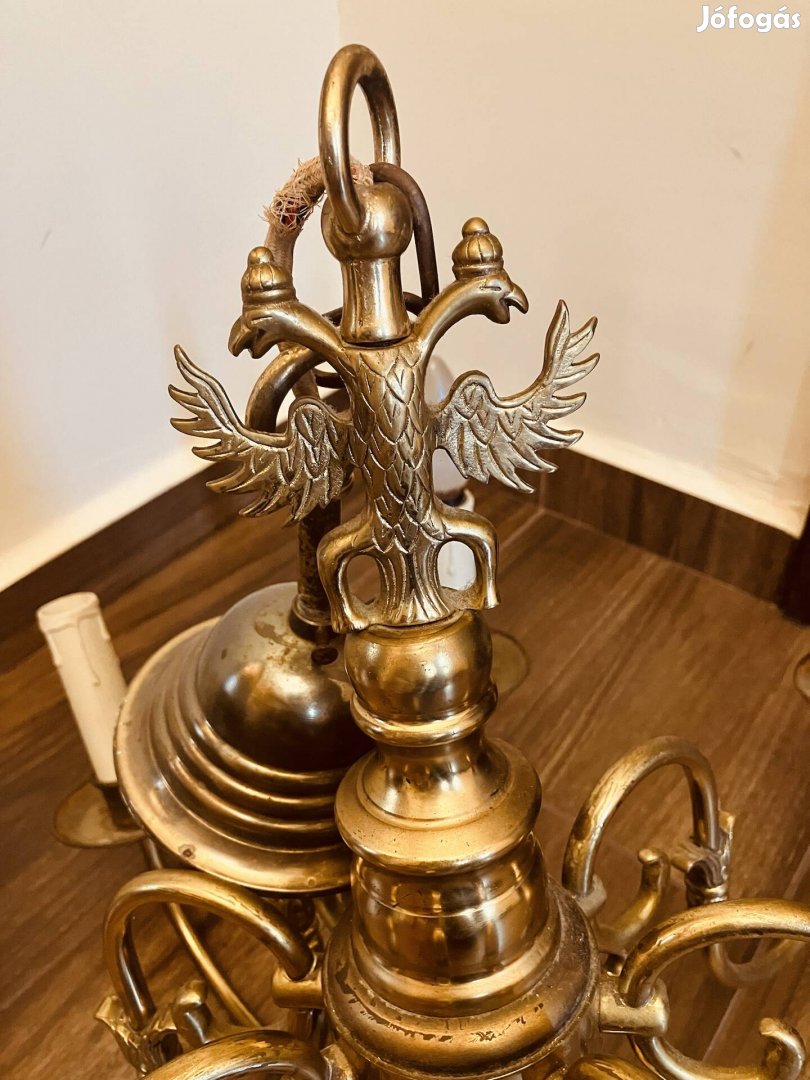 Gyönyörű csillár madár motívummal