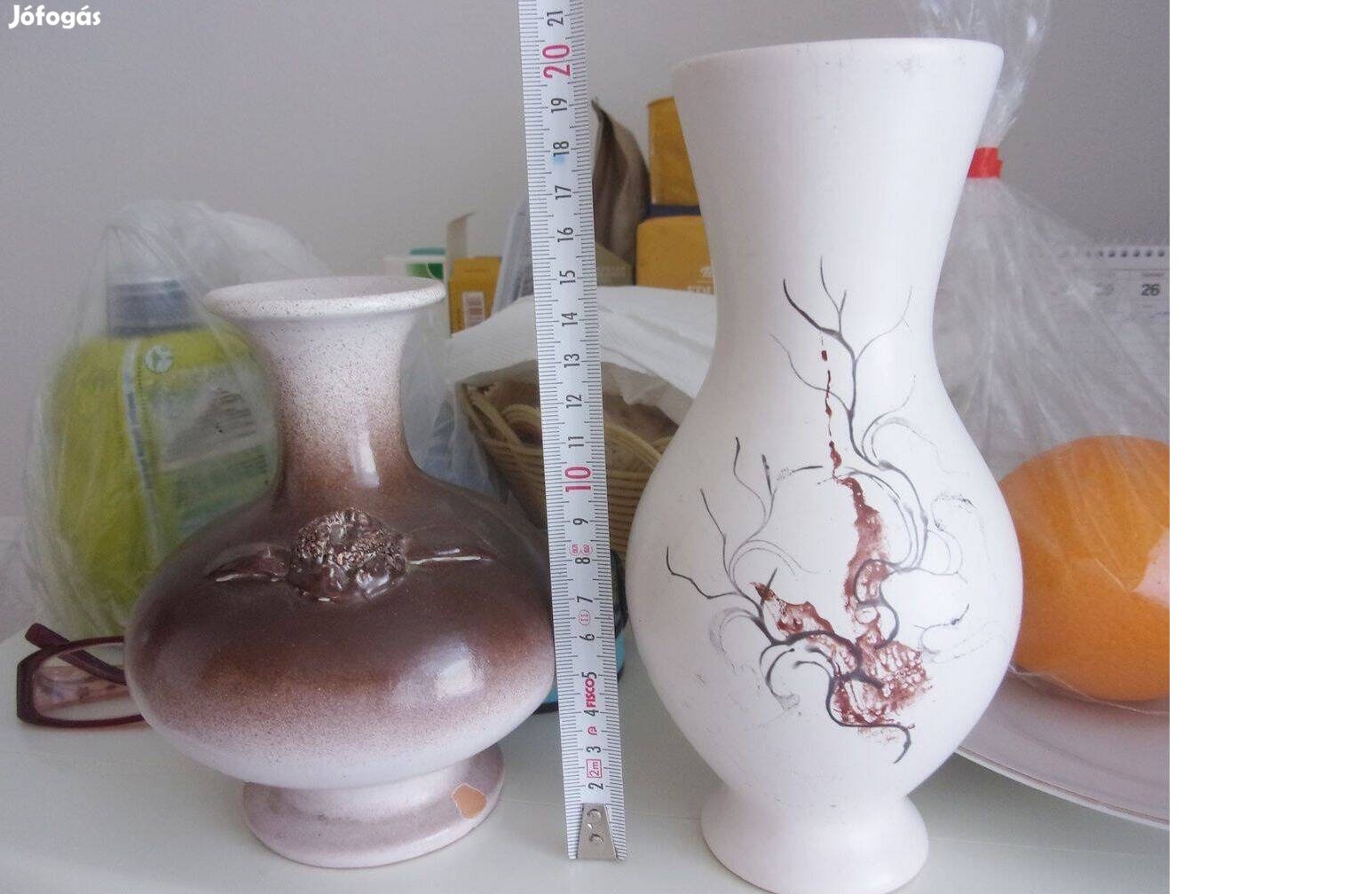Gyönyörű kerámia váza Újpest központ közelében