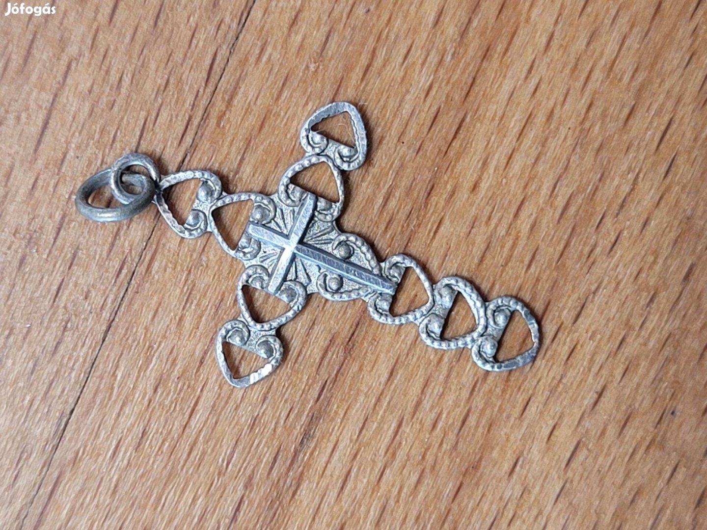 Gyönyörű mintájú, jelzett ezüst kereszt ster chapel kb 2,3x1,6cm