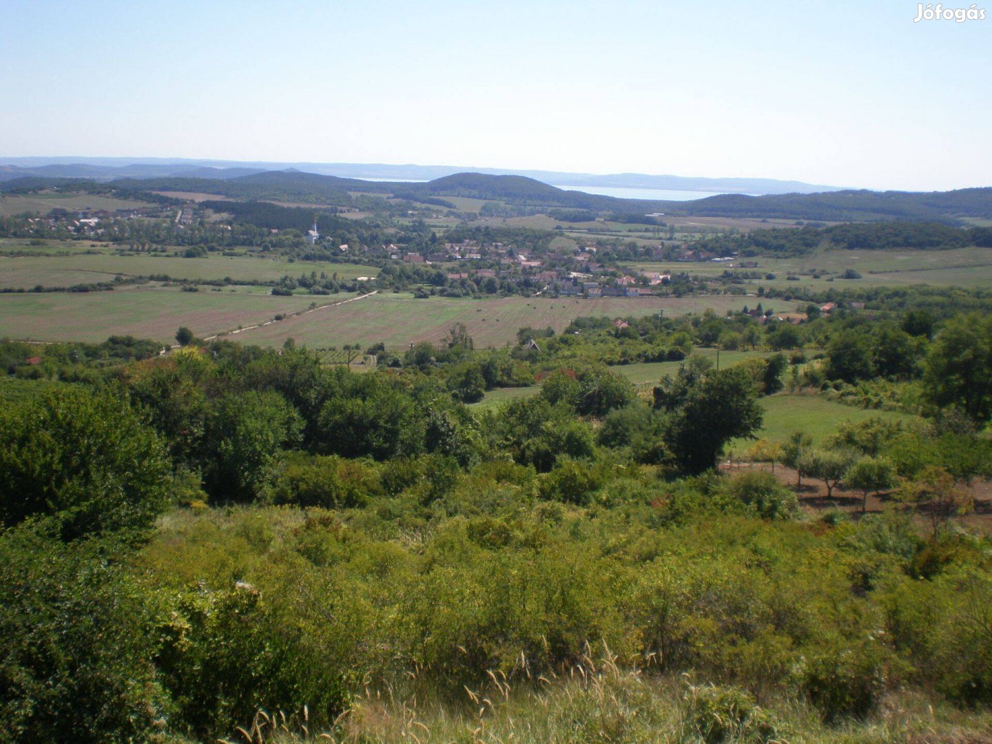 Gyönyörű panorámás telek Pécselyen