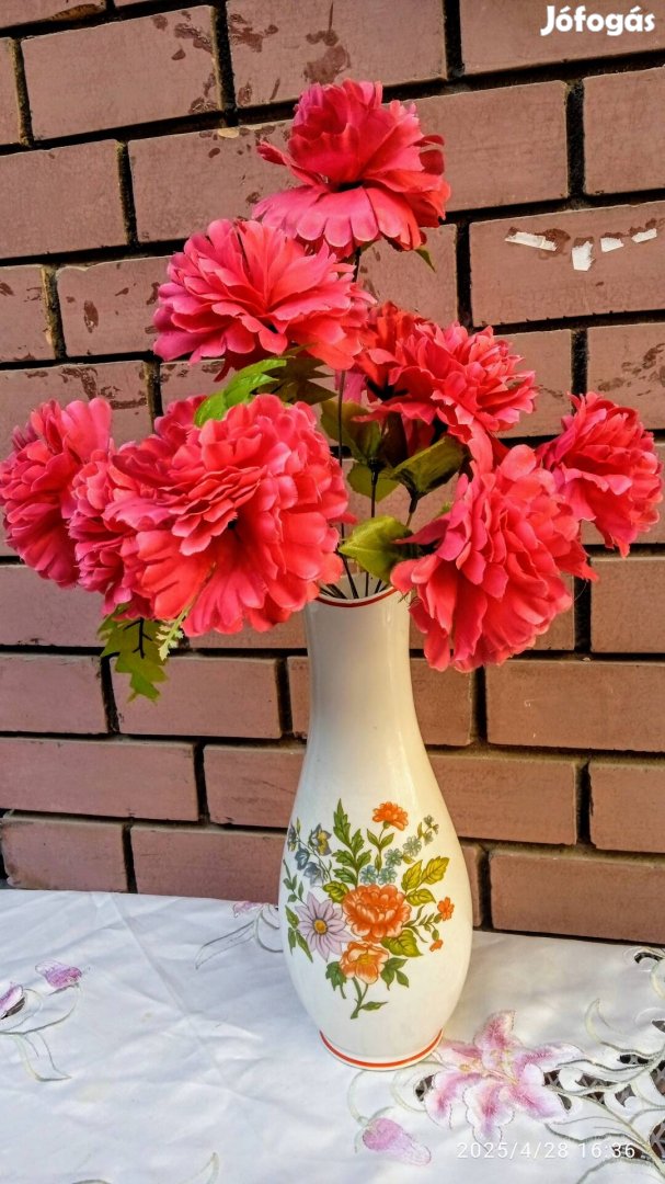 Gyönyörű retro valódi porcelán váza + ajándék selyem művirágcsokor
