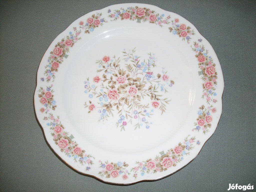 Gyönyörű virágos porcelán tányér