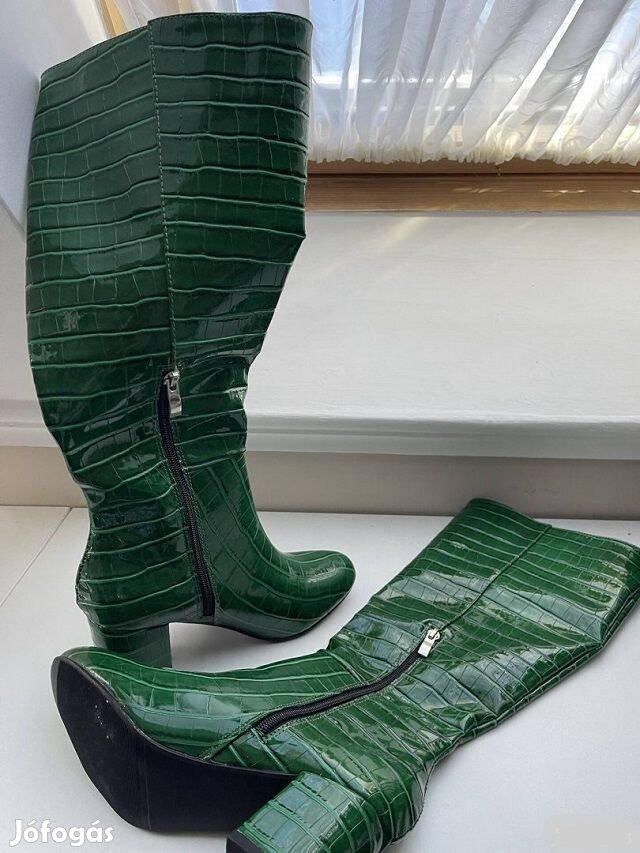 Gyönyörű zöld új 37-es csizma zöld táska