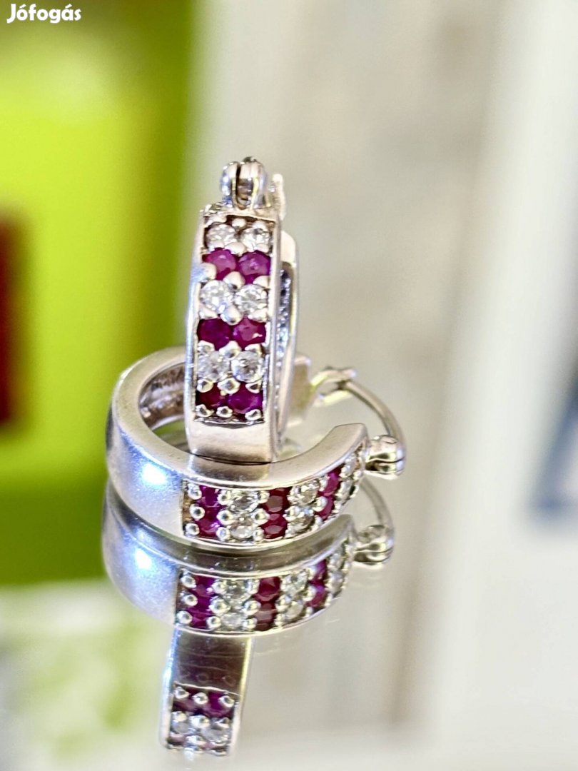 Gyönyörűséges ezüst fülbevaló pár, rubin és cirkónia kövekkel