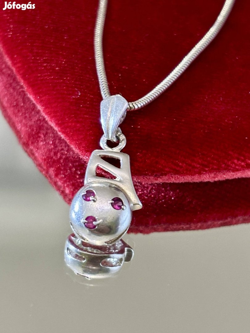 Gyönyörűséges ezüst nyaklánc és medál Rubin kövekkel 
