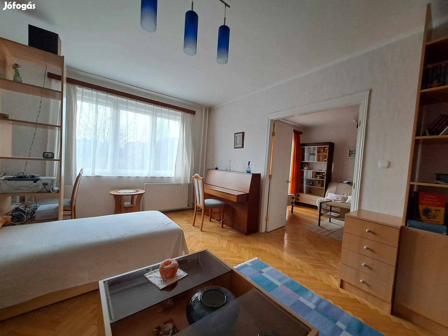 Győr Nádorvárosban téglaépítésű házban 2 szobás lakás eladó