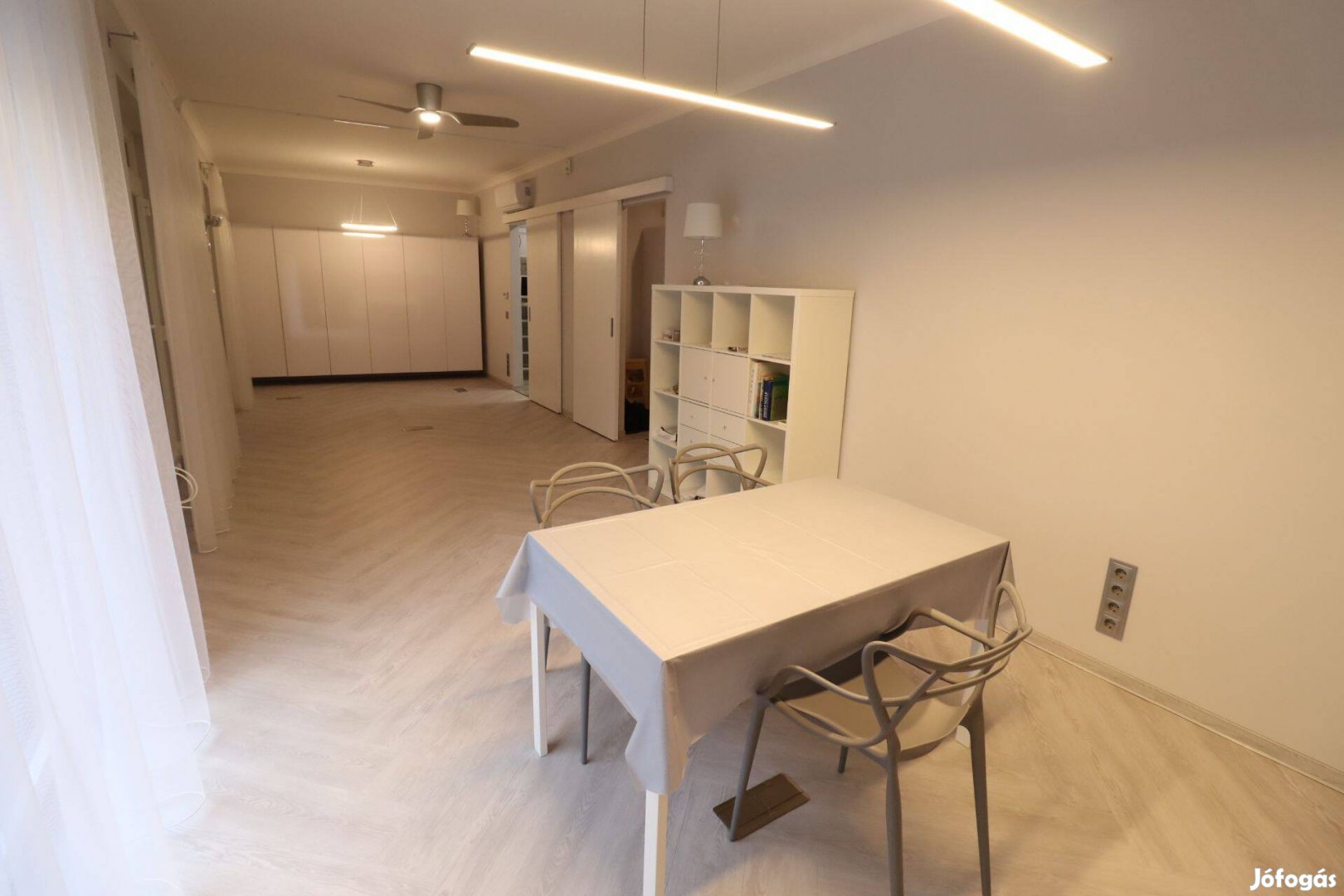 Győr-Révfaluban , földszinti 44 m2-es lakás akár Üzlethelyiségneg Is!