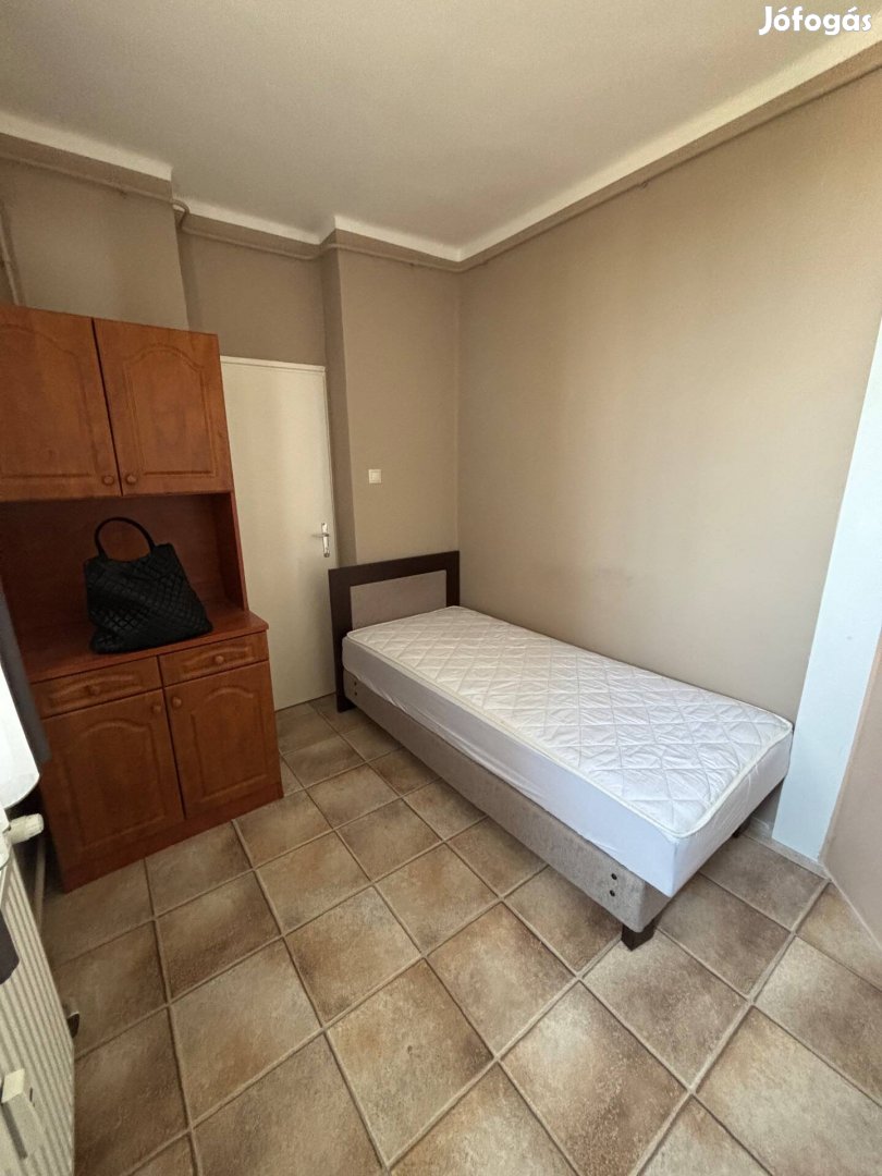 Győr- Szigetben szoba kiadó