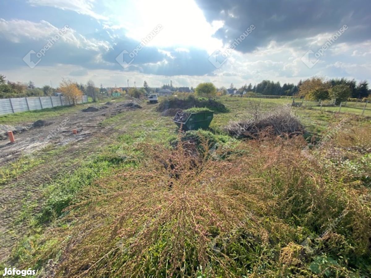 Győr, eladó telek