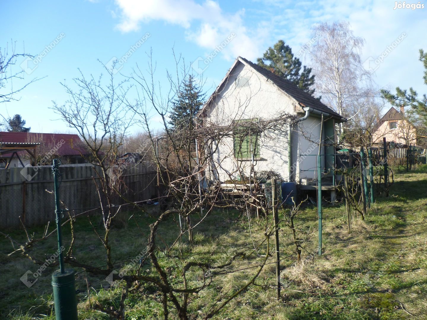 Győr, eladó zárt kert