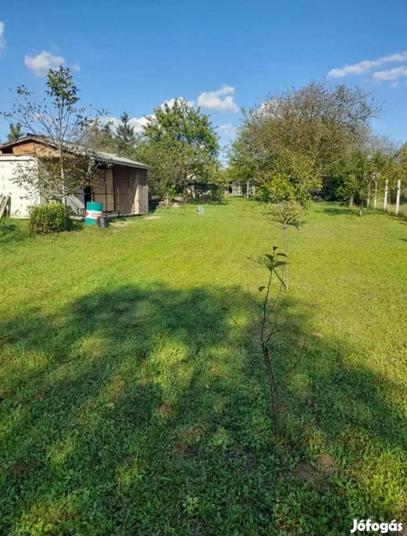 Győrben Az Ipari Park Közelében Telek Konténer Házzal Eladó!
