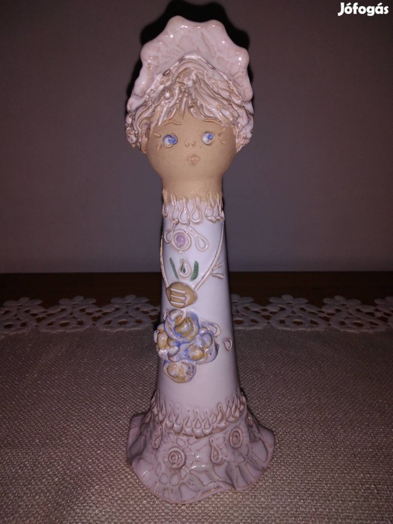 Győrbíró Enikő kerámia szobor lány alak