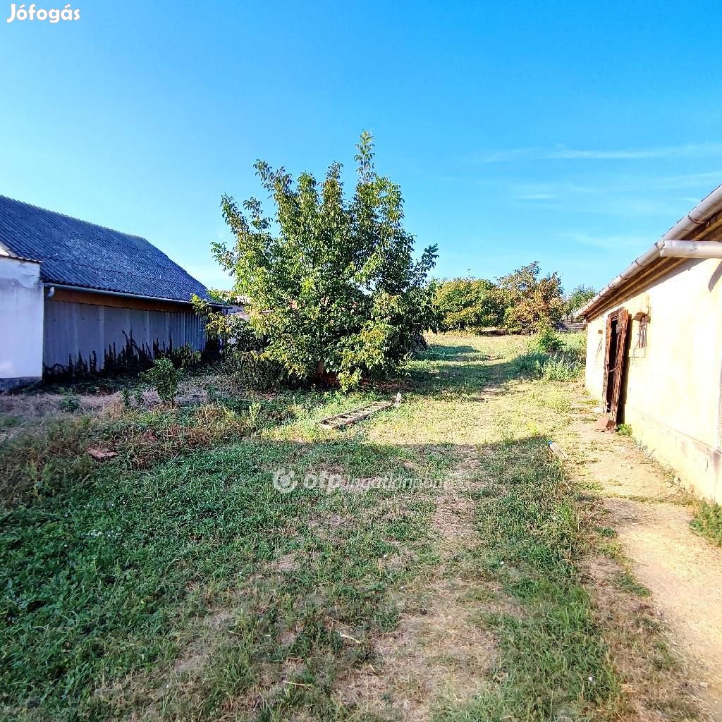 Győri 104 nm-es ház eladó