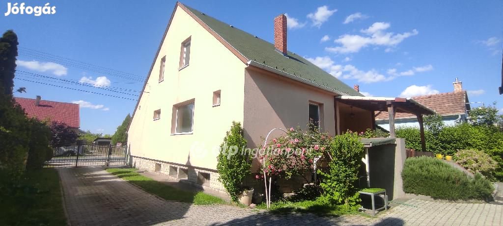 Győri 285 nm-es ház eladó