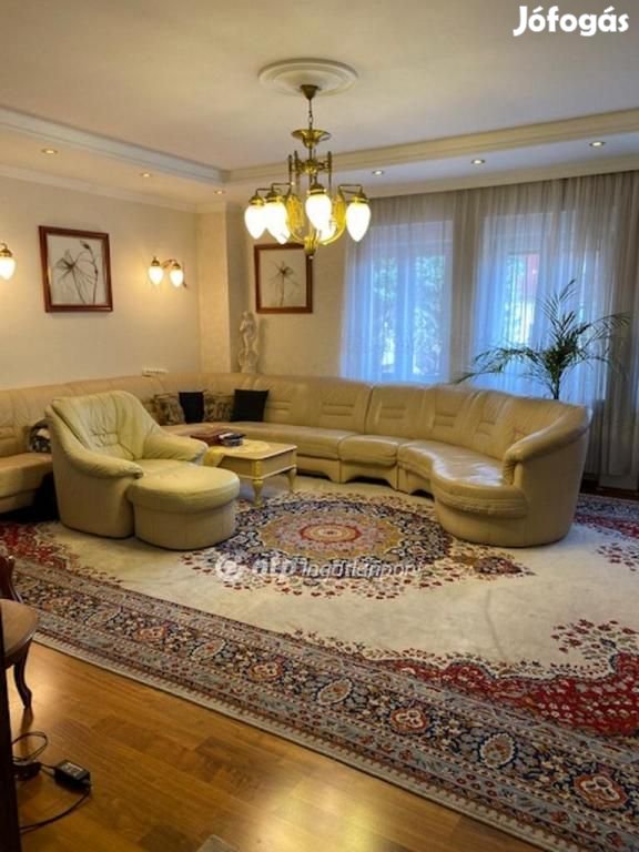 Győri 478 nm-es ház eladó