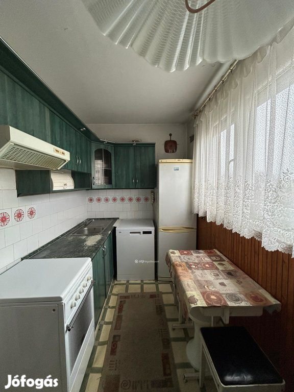 Győri 62 nm-es lakás eladó