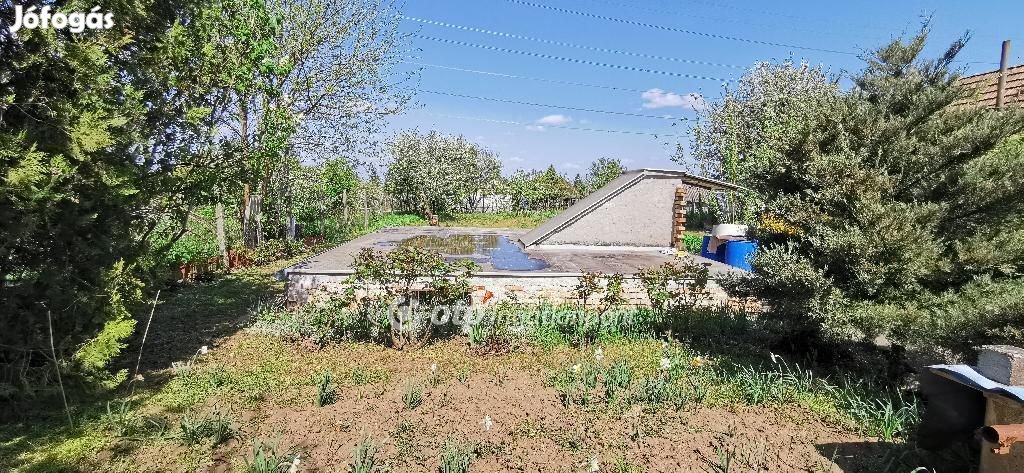 Győri 907 nm-es telek eladó