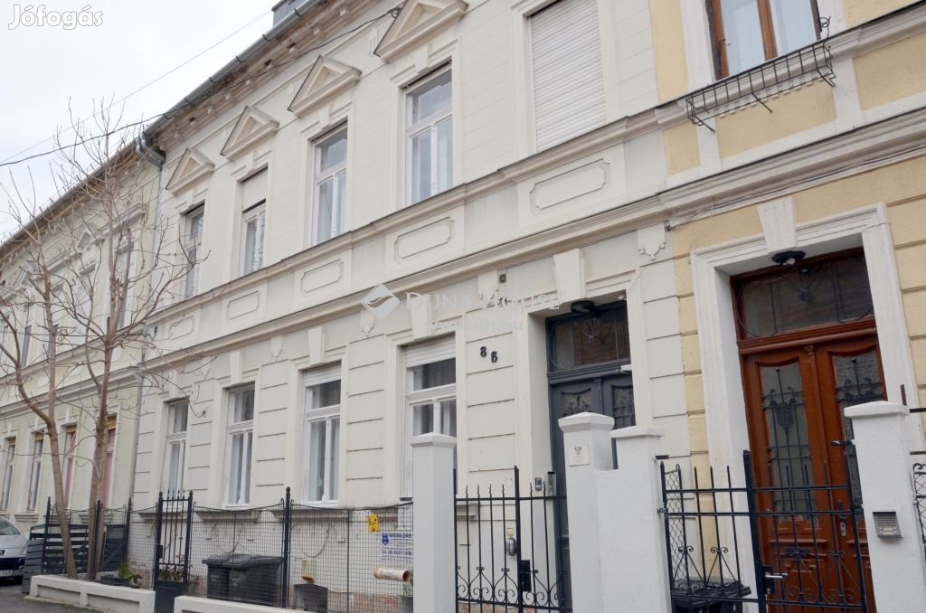 Győri 98 nm-es lakás eladó
