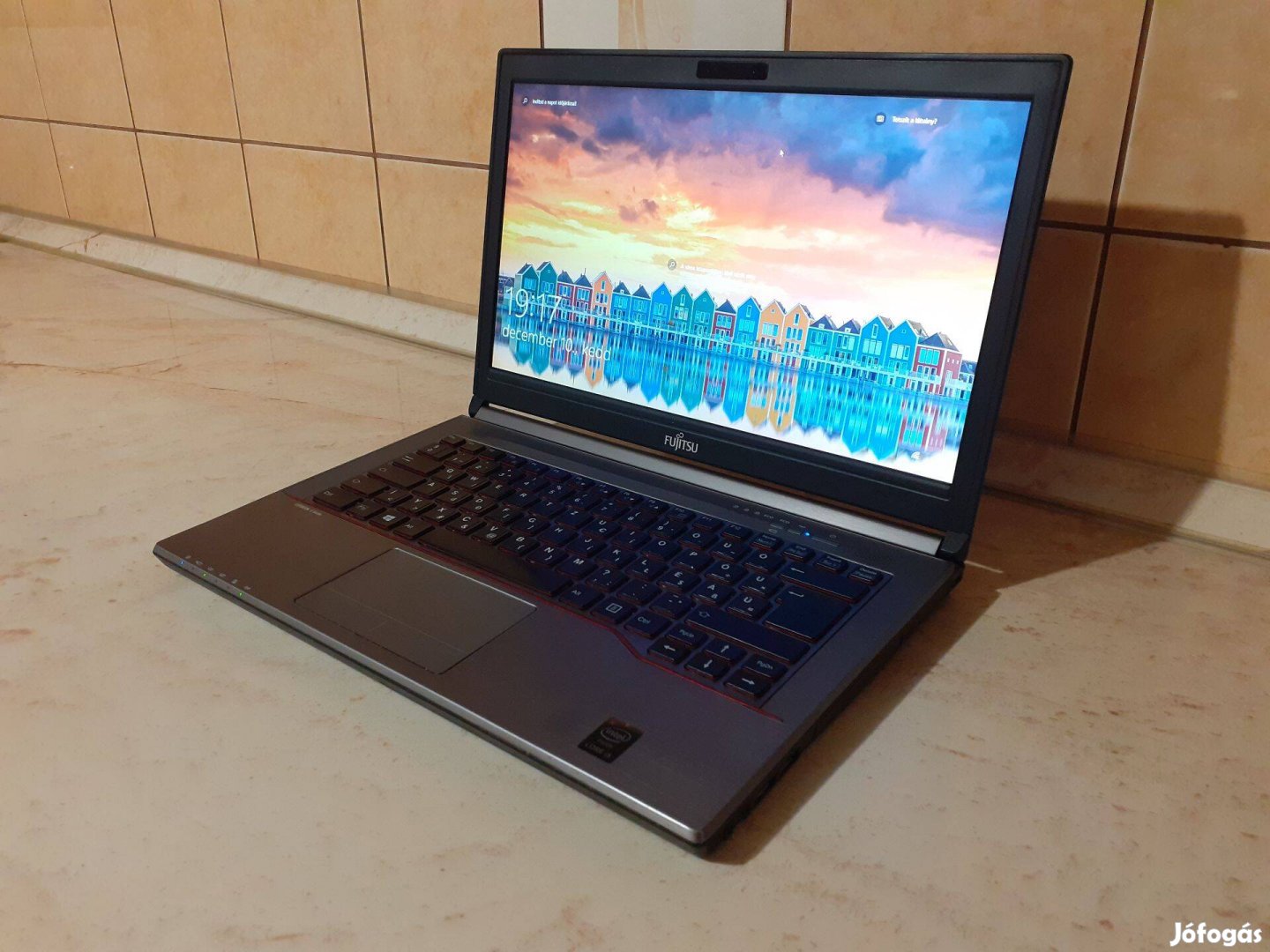 Gyors Fujitsu Lifebook E744 laptop, notebook ssd, jó akku Win10