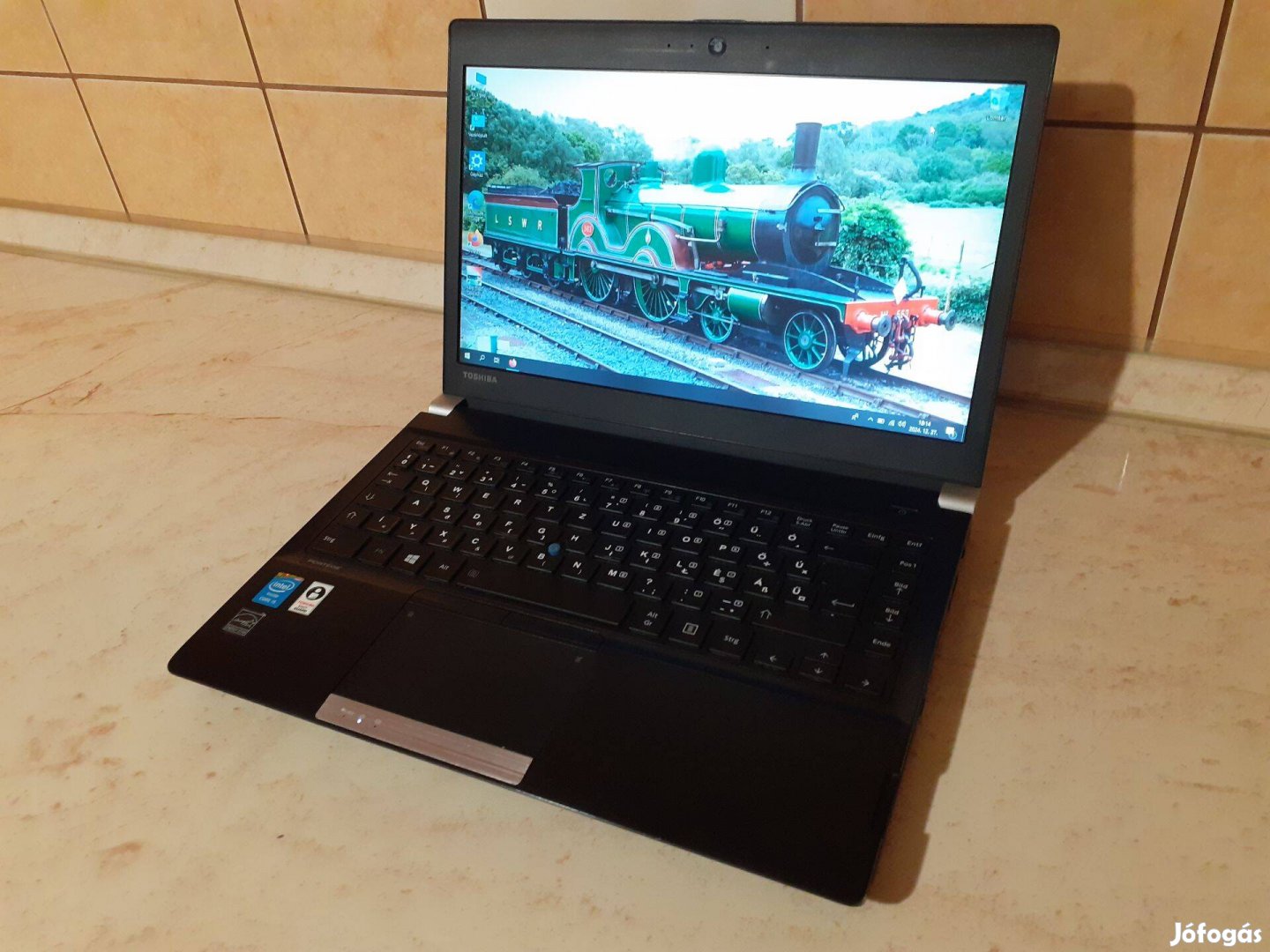 Gyors Toshiba R30A I3 laptop, notebook kiváló akku, ssd Win10