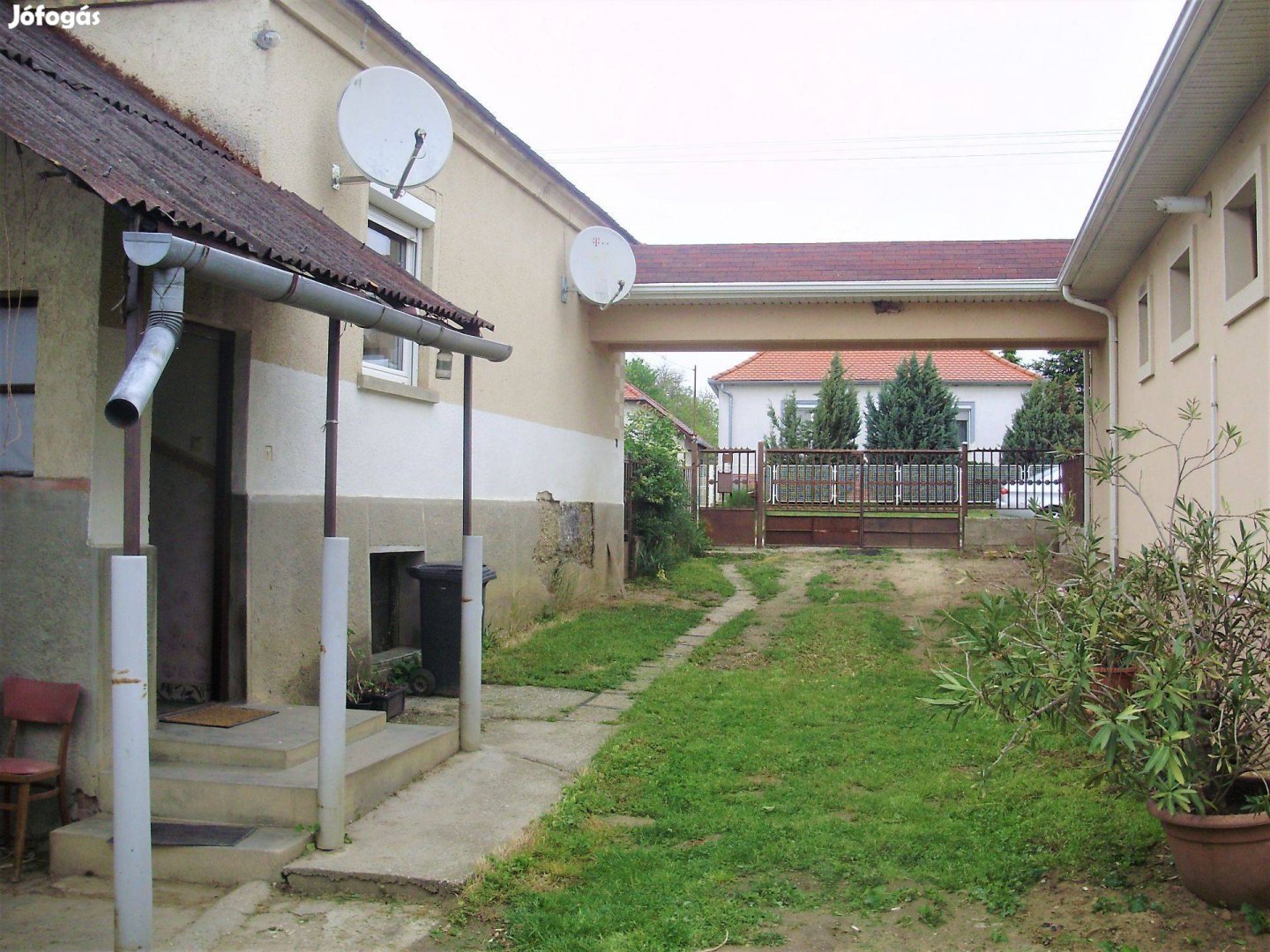 Győrszemere-Szőlőhegyi családi ház