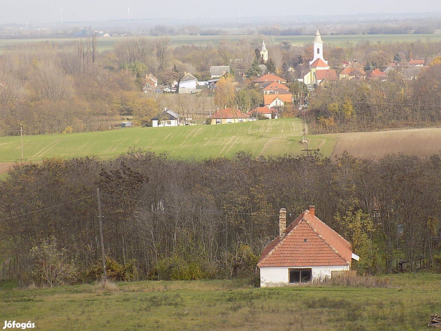 Győrtől 18 km-re, festői szépségű építési telek